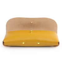Boîte à lunettes compacte Chic en cuir de première qualité à fermeture à bouton en métal pour nez interne étui à lunettes rétro portable classique
