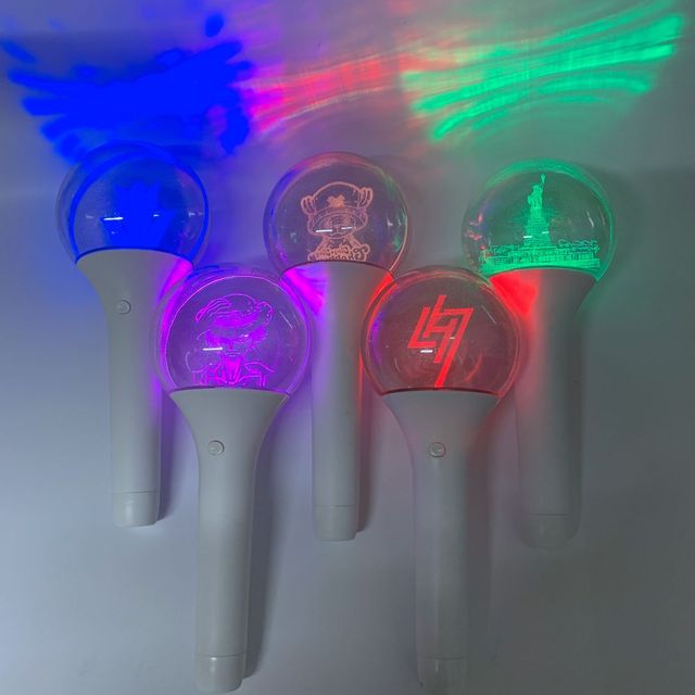 K-pop Idol Fans Cheering Lightstick Custom Logo Bulb Acrylic Handheld Wand Flashing LED RGB Light Stick for Events Concert Party