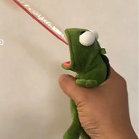 Projet de transformation du castor lézard memes Tom collant sa langue accessoire en peluche mignon roman unisexe peluche anti-stress