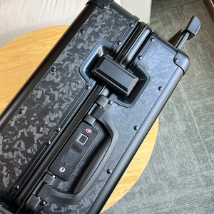 Valise de <span class=keywords><strong>cabine</strong></span> en aluminium de 20 pouces, 100% fibre de carbone, coque rigide, <span class=keywords><strong>ultra</strong></span> légère, valise de voyage de haute qualité - Product Image 4