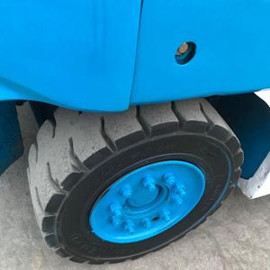 Montacargas Eléctrico Usado de Alta Resistencia, 2 Toneladas, 4 Ruedas, Batería de Iones de Litio de 3m, Tracción 4x4, Mástil de Dos Etapas, Más Vendido - Product Image 6
