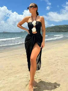 Ensemble de maillot de bain 2 pièces pour femme, monokini noir à bretelles avec jupe de plage en maille et motifs floraux 3D, maillot de bain OEM - Product Image 2