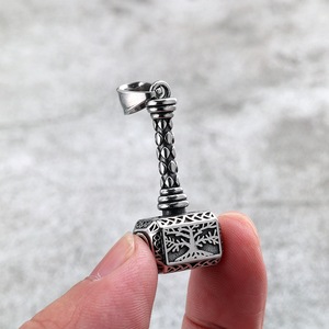 Pendentif Marteau Viking Nordique Vintage en Acier Inoxydable avec Charme Arbre de Vie pour Homme, Bijou Cadeau - Product Image 4
