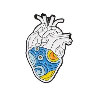 Pins de Solapa Esmaltados con Diseño Personalizado de Moda, Lindos Dibujos Animados, Pins de Esmalte con Corazón Anatómico Personalizados - Product Image 6
