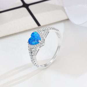 Hot Selling Sterling Silber Mode Herzförmiger Moissan ite Edge-Set Damen ring Hochwertiges einfaches Ring zubehör - Product Image 1