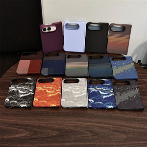 เคสโทรศัพท์หนังคาร์บอนไฟเบอร์แบบแม่เหล็กสำหรับ iPhone Duo 18 ป้องกันบานพับ รองรับการชาร์จไร้สาย ป้องกันแรงกระแทก - Product Image 2
