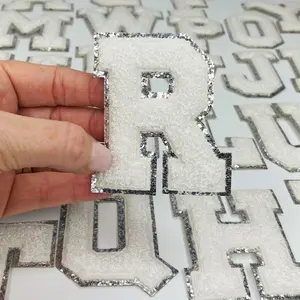 Kustom huruf chenille Patch besi pada huruf dengan perak Patch Glitter untuk pakaian Patch bordir lencana DIY