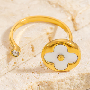 European American Style Flower Shape <b>Titanium</b> Steel <b>Ring</b> For Women 18k Gold Plated Geometric Design Gift Jewelry - Product Image 3