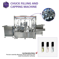 Machine de remplissage et de bouchage à grande vitesse contrôlée par PLC, personnalisée en usine, pour flacons d'échantillons en verre et propriétaires de marques cosmétiques