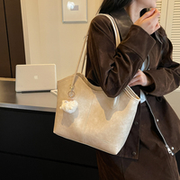 Sacs à bandoulière pour femmes avec pendentif moelleux de grande capacité, sacs fourre-tout classiques pour dames, personnalisables en usine