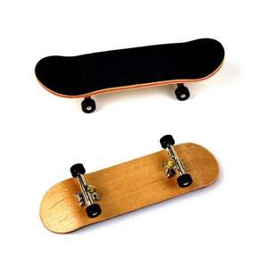 Fingerboard en bois personnalisé de haute qualité avec diverses graphiques, mini skateboard complet, ensembles de fingerboards - Product Image 4