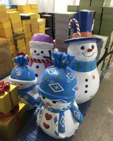 Nouvelle conception de statue de bonhomme de neige grandeur nature, personnalisée, en fibre de verre, pour la décoration de Noël en extérieur
