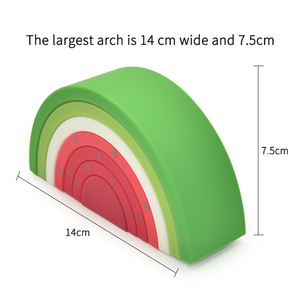 Juguetes apilables de silicona con forma de sandía para educación temprana, venta al por mayor, bajo MOQ, mordedores suaves para bebés sin BPA - Product Image 5