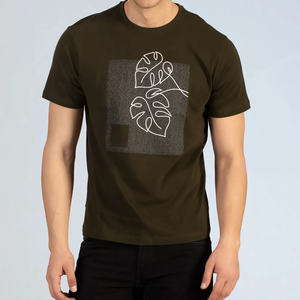 เสื้อยืดผู้ชายลายกราฟิกสไตล์เมือง ผ้าถัก ใส่สบายสำหรับวันสบายๆ ออกนอกบ้าน ดีไซน์ทันสมัยสไตล์สตรีทแวร์ - Product Image 6