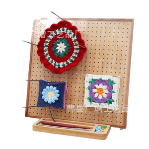 Planche de blocage carrée en bois avec chevilles pour projets de tricot et de crochet – Organisateur pratique pour les loisirs créatifs - Product Image 5