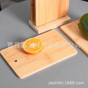 Planche à découper carrée en bois créative avec support, planche à découper de cuisine en bois, peut être accrochée, en bois massif double face pour aliments pour bébés - Product Image 3
