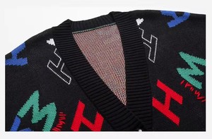 <span class=keywords><strong>Cardigan</strong></span> da Donna alla Moda di Lunghezza Media con Stampa Jacquard, Bottoni e Motivi Trendy - Product Image 6