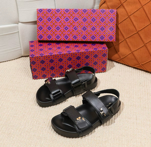 <span class=keywords><strong>Sandales</strong></span> plates pour femmes 2026 avec brides à boucle réglables, dessus en <span class=keywords><strong>cuir</strong></span> véritable et semelle extérieure en caoutchouc – Décontractées et élégantes - Product Image 1