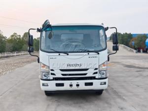 Camion-citerne à eaux usées et fosses septiques Isuzu KV100 42 Diesel manuel avec réservoir de 6 mètres cubes équipé d'une pompe à vide à anneau d'eau - Product Image 2