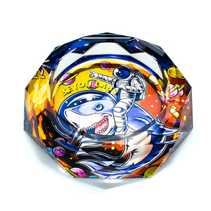 Cendrier rond en plastique au design astronaute requin spatial de dessin animé, décoration d'intérieur, porte-cigarettes portable - Product Image 6