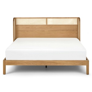 Base de Cama de Madera Maciza Estilo Nórdico Francés con Cabecera de Ratán, Tamaño Queen/King - Product Image 3