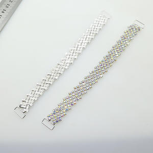 Fabricant de gros chaîne de carrosserie bicolore en <span class=keywords><strong>dentelle</strong></span> faite à la main pour vêtements bikini chaîne décorative échangeur double boucle - Product Image 3