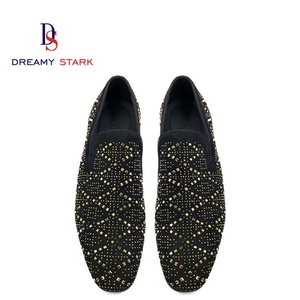 Chaussures habillées Oxford de luxe pour hommes en cuir de vachette et daim, faites à la main, de haute qualité, avec motif spécial, personnalisables avec logo du fabricant - Product Image 4