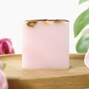 Jabón Íntimo Natural de Pétalos de Rosa Hecho a Mano, Jabón Probiótico para la Zona Íntima, Jabón Facial y Corporal con Aceite de Oliva, Marca Privada - Product Image 5
