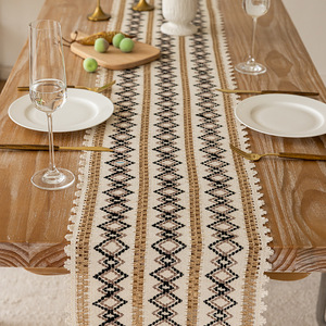 Chemin de table rectangulaire en coton et lin, brodé, à rayures et motifs géométriques, décoration d'intérieur, lavable en machine et à la main - Product Image 1