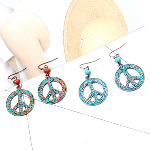 Boucles d'oreilles pendantes en alliage avec signe de paix vintage pour femmes, plaqué bronze antique avec patine turquoise, style bohème, bijoux tendance - Product Image 4