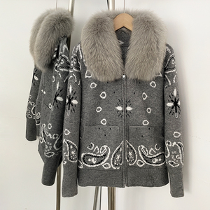 Lussuoso <span class=keywords><strong>Cardigan</strong></span> in Maglia per <span class=keywords><strong>Donna</strong></span> <span class=keywords><strong>con</strong></span> Collo in Vera Pelliccia di Volpe, Giacca <span class=keywords><strong>con</strong></span> Zip Stile Paisley Vintage, Caldo Capospalla Invernale di Lusso - Product Image 6