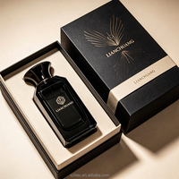 Flacon de parfum de luxe géométrique avec vaporisateur, bouchon en forme d'entonnoir noir et boîte d'emballage haut de gamme disponibles. Échantillons disponibles.