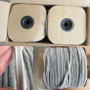 แถบกันลมสำหรับประตูและหน้าต่างบานเลื่อนพลาสติกสีดำแบบกำหนดเองได้ ทนทาน ติดตั้งง่าย เหมาะสำหรับห้องครัว ห้องนอน ห้องนั่งเล่น - Product Image 5