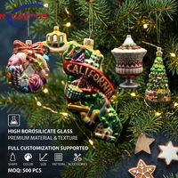 Boule de Noël soufflée à la main en forme de calèche, fournisseur de marque privée ODM, California Candy Wreath Tree Dessert Gift Borosilicate Wholesale