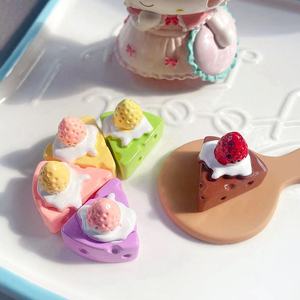 Modelo de Resina de Pastel de Queso Simulado, Miniatura de Comida para Casa de Muñecas, Decoración para Jugar, Abalorio para Accesorios de Joyería - Product Image 3