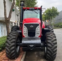 Tractor de Ruedas E1954 de la Marca YTO, 195hp, 4WD, con Transmisión de Engranajes y Cabina para Uso Agrícola
