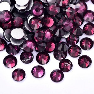 OLeeya 2028 Strass en verre cristal AB à coupe similaire, non thermocollants, à dos plat, pour nail art et vêtements - Product Image 5