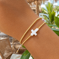 Bracelet perlé Go2boho avec croix en coquillage blanc, perles en verre filé à la chalumeau couleur or, bijoux religieux chrétiens