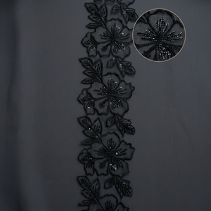 Ribete de encaje ligero bordado floral negro con lentejuelas para prendas, bolsos y bodas - Product Image 2