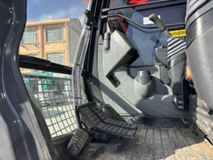 ฮิตาชิเครื่องขุดมือสอง ZX200-3G รับน้ำหนักได้มากพร้อมส่วนประกอบหลักของปั๊มมอเตอร์และเกียร์ - Product Image 4