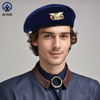 Béret en laine pour homme de Source Factory avec logo brodé personnalisé, insigne métallique uniforme et ruban