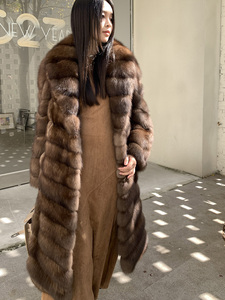 Cappotto Invernale di Lusso in Finta Pelliccia di Zibellino, Viola, Spesso e Caldo, Elegante e Sexy - Product Image 3