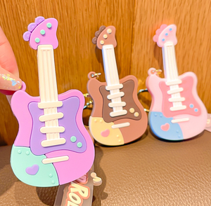 Portachiavi Creativo e Carino a Forma di <span class=keywords><strong>Chitarra</strong></span> 3D in Plastica Leggera, Gancio per Auto e Borsa Personalizzato per Decorazione - Product Image 3