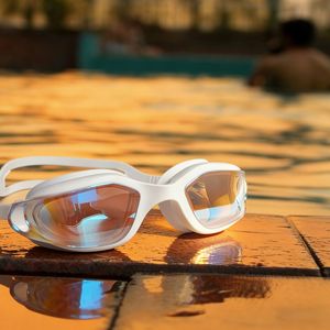 Lunettes de natation HD électroplaquées anti-buée, étanches, pour hommes et femmes - Product Image 1