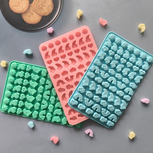64 Gaten Mini Cartoon Snoepvorm Siliconen Chocolade Gummie Schimmel Regenboogwolk Rups Gevormde Koekwas Blokvorm - Product Image 4