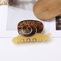 Accessoires pour cheveux en gros : Pinces à cheveux mignonnes en forme d'animaux de dessin animé (pattes de canard, requins)