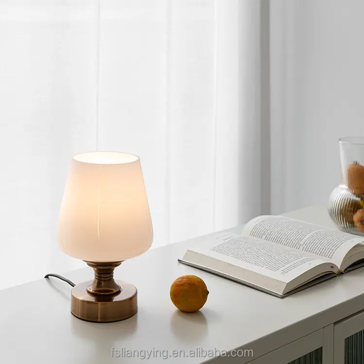 nordisch postmoderne weiße lampenlampe aus glas schreibtischlampe hotel dekorative tischlampe innenraum schlafzimmer wohnzimmer nachtlicht