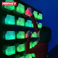 Equipo de entretenimiento caliente Activación deportiva Iluminación LED Rejilla de reacción de pared Activar juego Climb Room Interactive Active Arena Game