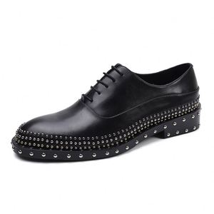 Chaussures habillées formelles de luxe pour homme en cuir véritable, style Oxford, avec lacets décoratifs cloutés, idéales pour l'automne - Product Image 2