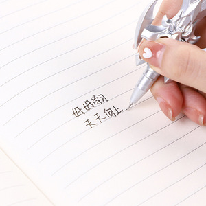 Nuevo creativo plástico negro Gel tinta estudiante firma pluma espada en forma de bolígrafos para niños y regalos - Product Image 6
